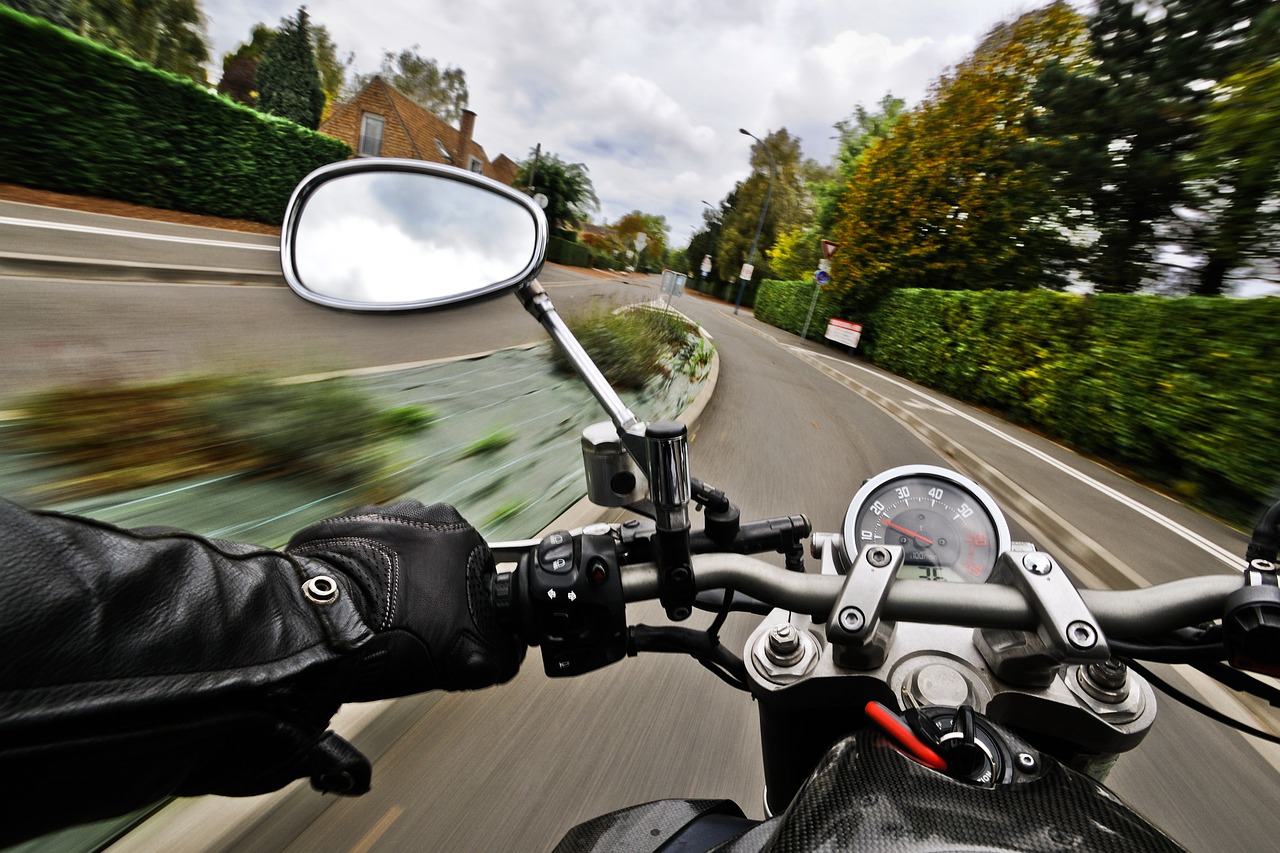 motorbike-1827482_1280